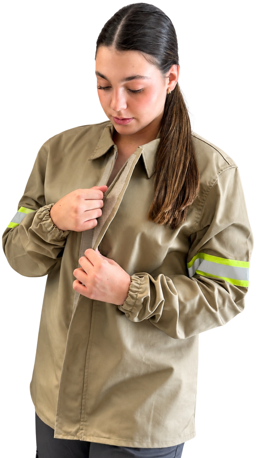 Modelo usando uniforme empresarial
